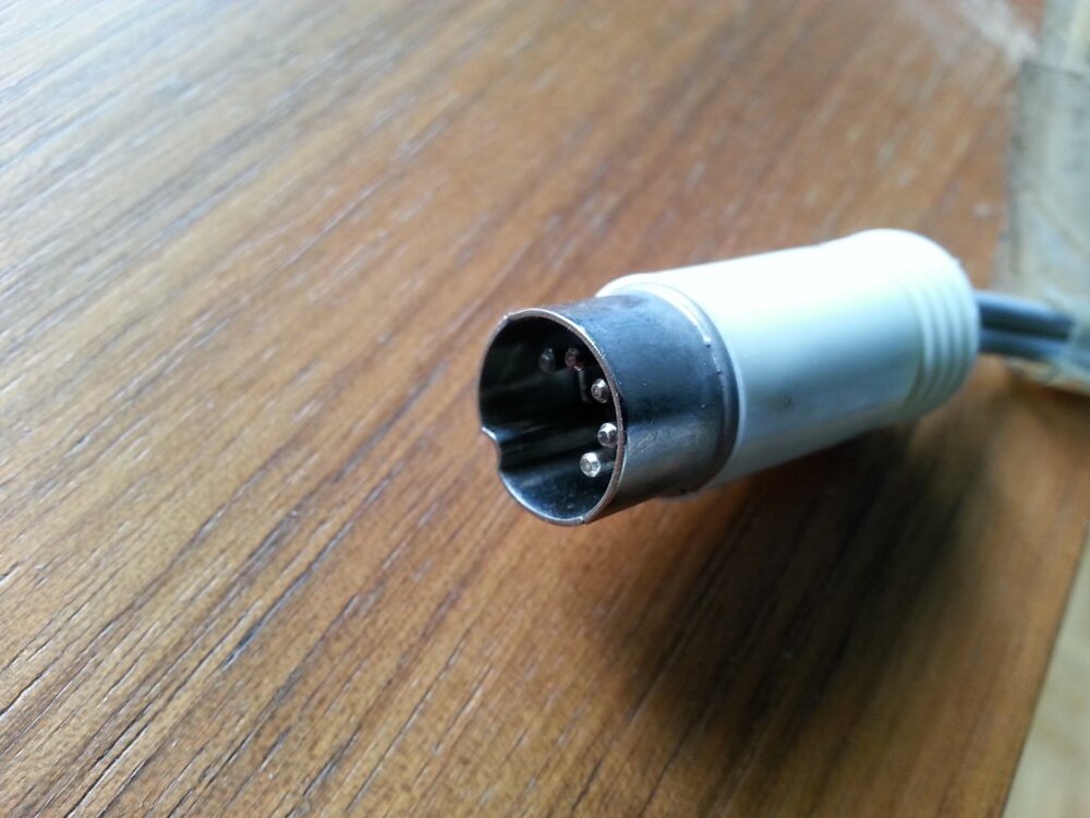 stecker_1.thumb.jpg.80745eaaaa0de5cd55bc2f018006c3ec.jpg