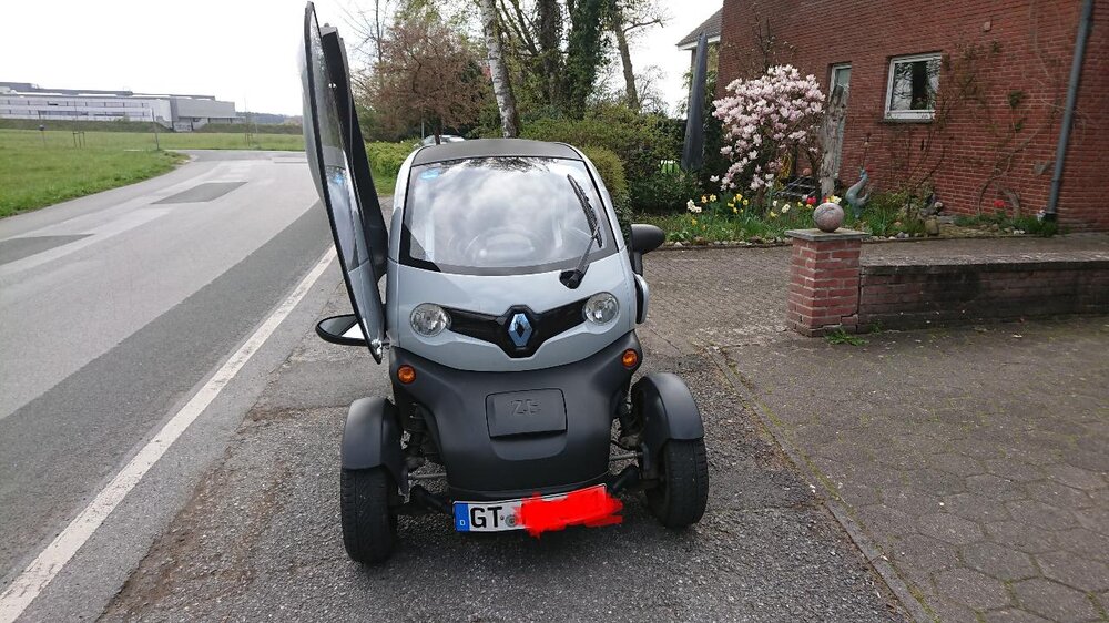 twizzy2.thumb.JPG.b27874cc953f99f47640196ebfaaeec4.JPG