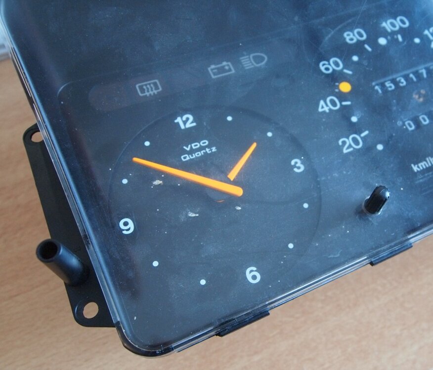 uhr_1.thumb.JPG.585ceb1f659110aacd3363afc26adcb5.JPG