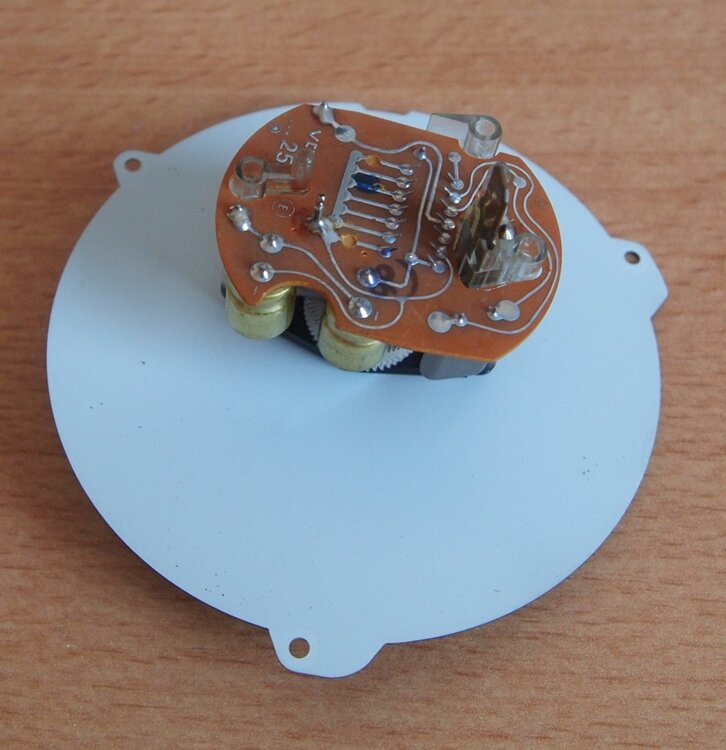 uhr_5.thumb.JPG.1a7d5eea33a2054fed059aa640282007.JPG