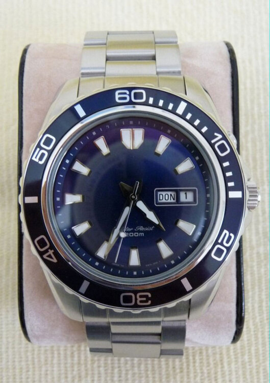 uhr_bau.thumb.jpg.8dd77479c58878bd78f521d8d41fbee4.jpg