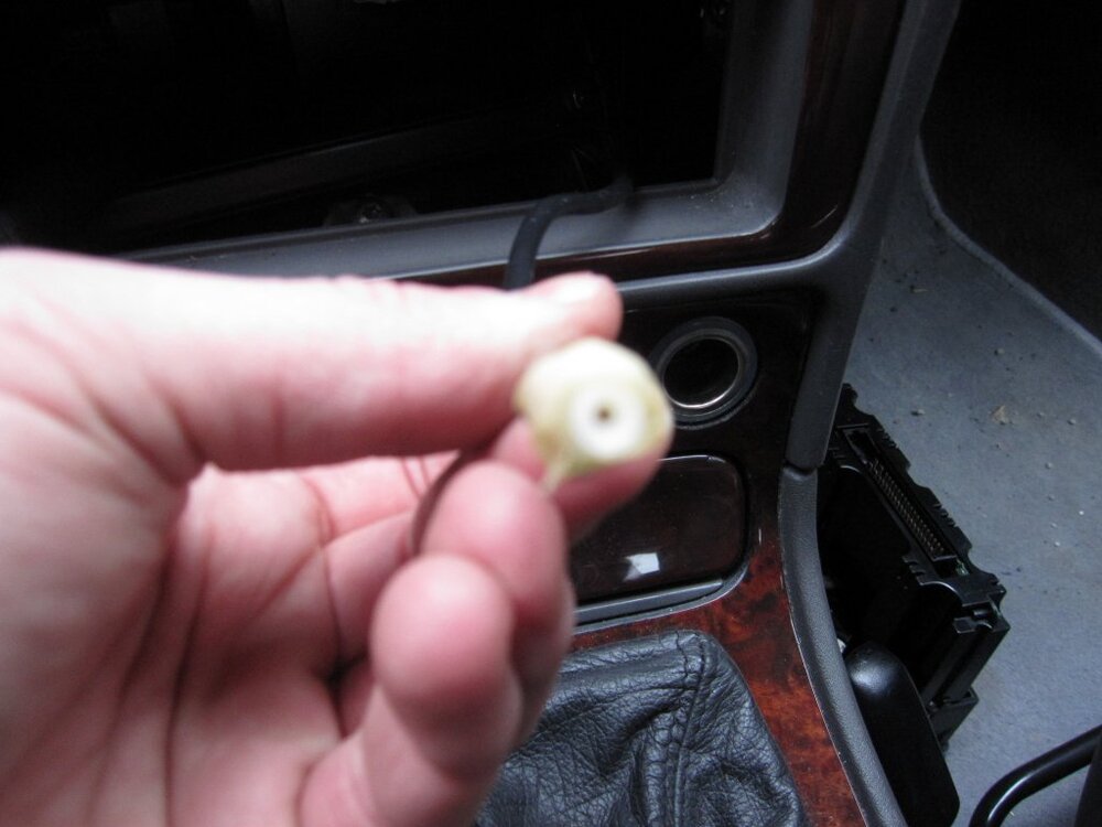 unbek.Stecker2.thumb.jpg.db48c23cc3122fcd930cb2ee5758086d.jpg