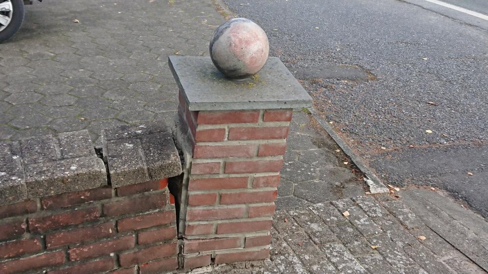 unfall.thumb.JPG.dd2c34db63bcee03d691595803f81a2b.JPG