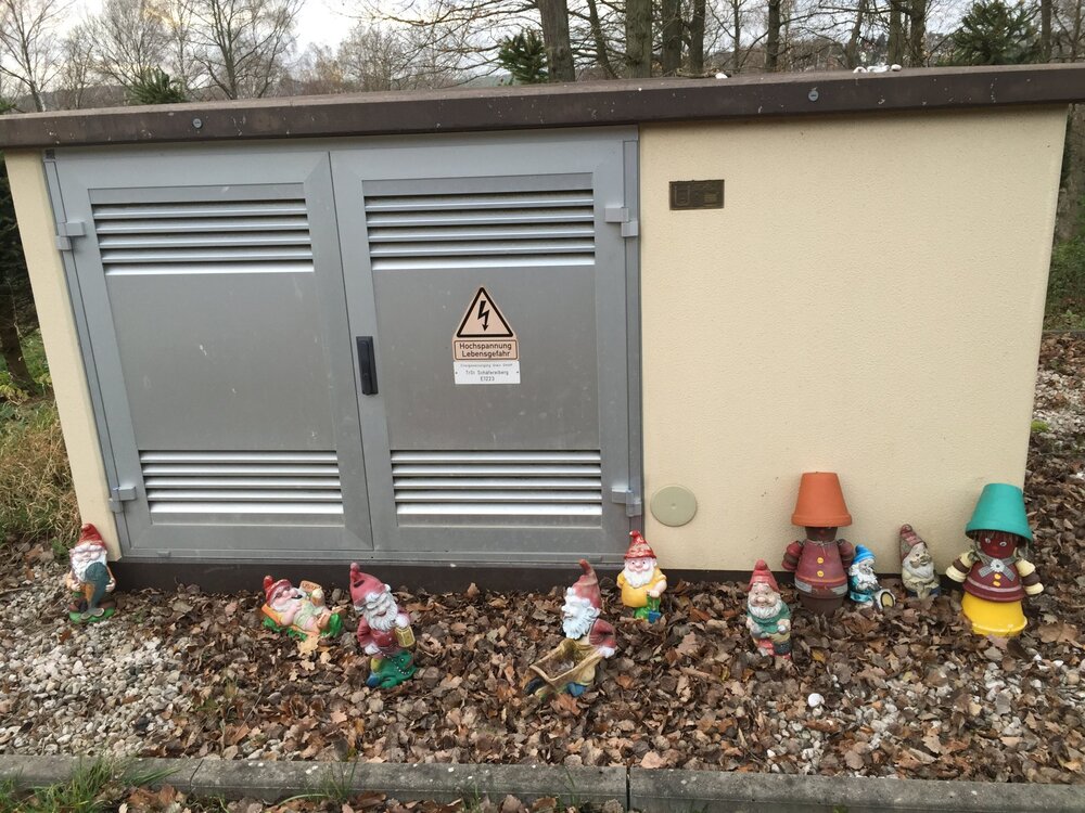 zwerge.thumb.jpg.c5fe1f65d98746a6b9333f039e1731f7.jpg
