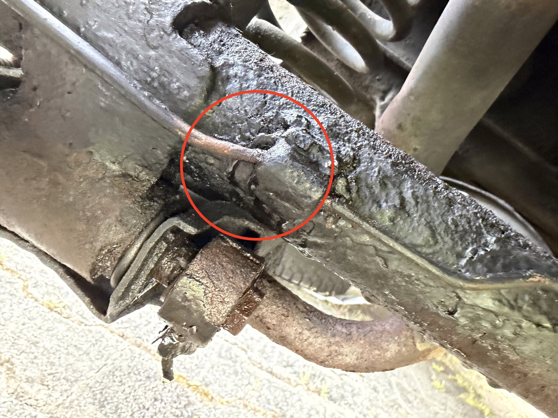 Bremsleitung an der Hinterachse undicht